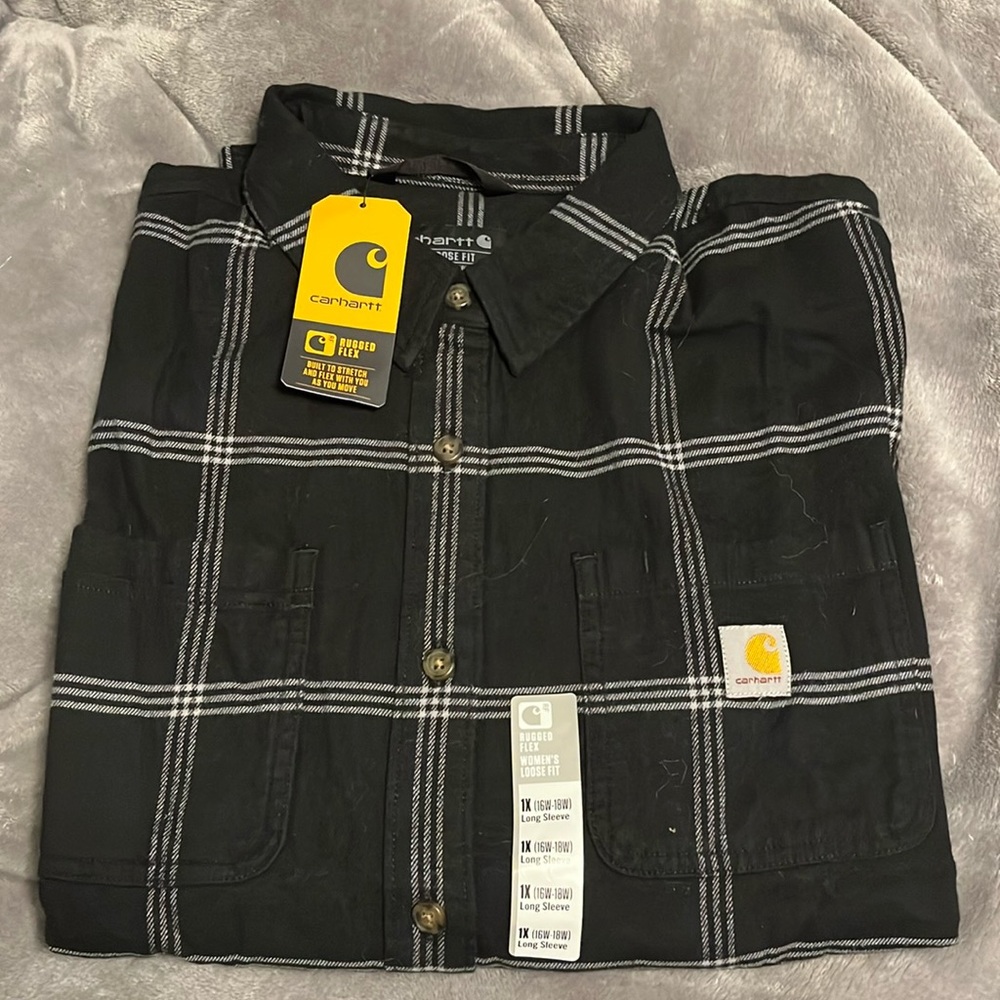 NWT Women’s Long Sleeved Carhartt Shirt